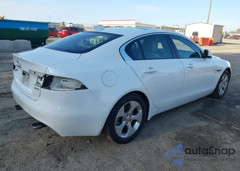 2017 Jaguar Xe 25T z USA, uszkodzony, nr VIN SAJAR4BG7HA960144